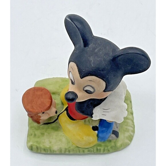 Vintage Walt Disney Mickey Mouse W/Hedgehog Figurine Mowing Lawn Taiwan 2.5” - Picture 9 of 11